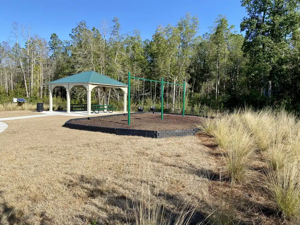 Kids swing set